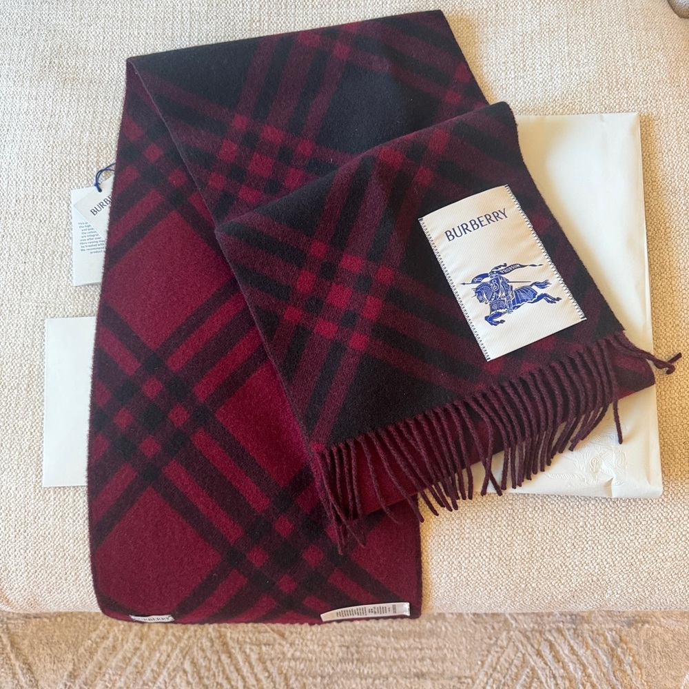Burberry Check Cashmere Scarf in Cranberry